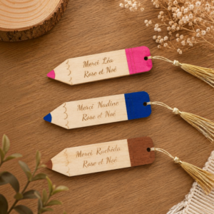 Marque-page crayon personnalisé en bois gravé pour maîtresse , maitre , atsem